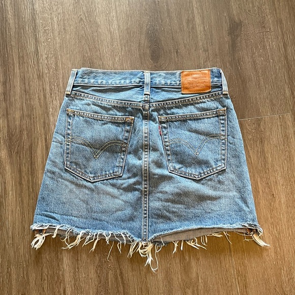 Levi’s Denim Skirt - Picture 2 of 4